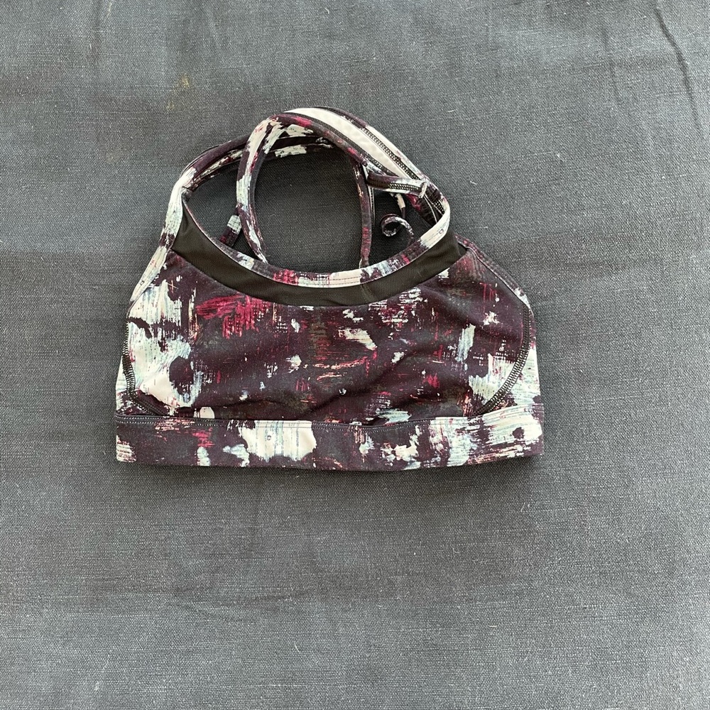 Lululemon sports bra